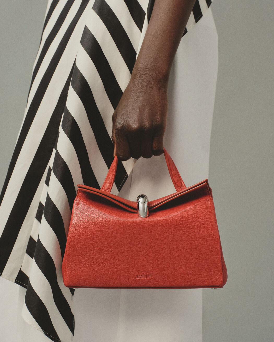 The small Valérie حقيبة jacquemus the small val rie حقيبة