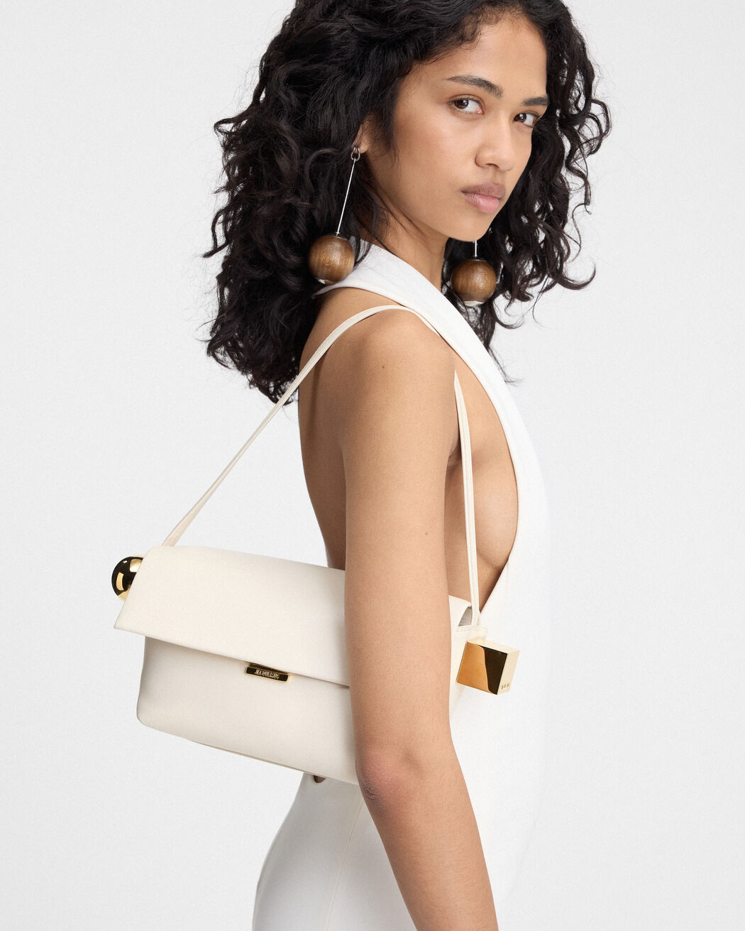 The Rond Carré حقيبة jacquemus the rond carr  حقيبة