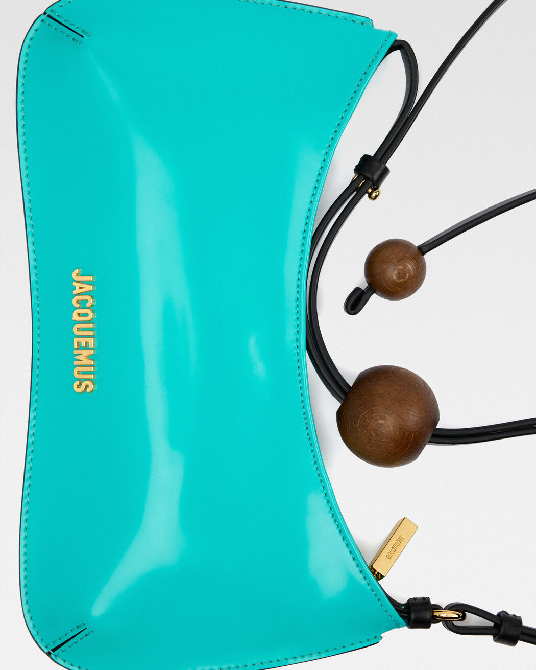 حقيبة Le Bisou Perle jacquemus حقيبة le bisou perle