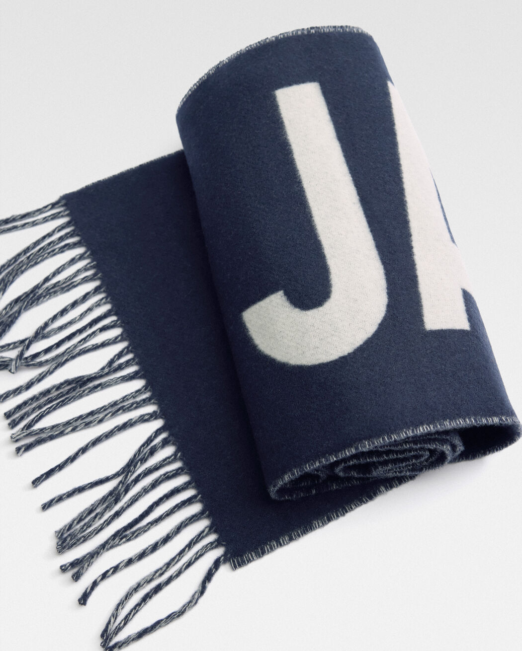 The Jacquemus scarf  وشاح the jacquemus scarf  وشاح