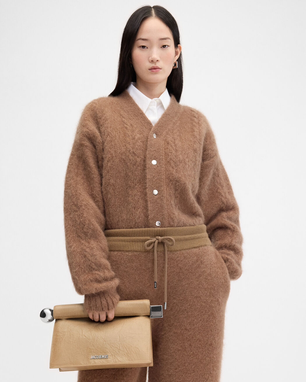 The Rond Carré clutch jacquemus the rond carr clutch