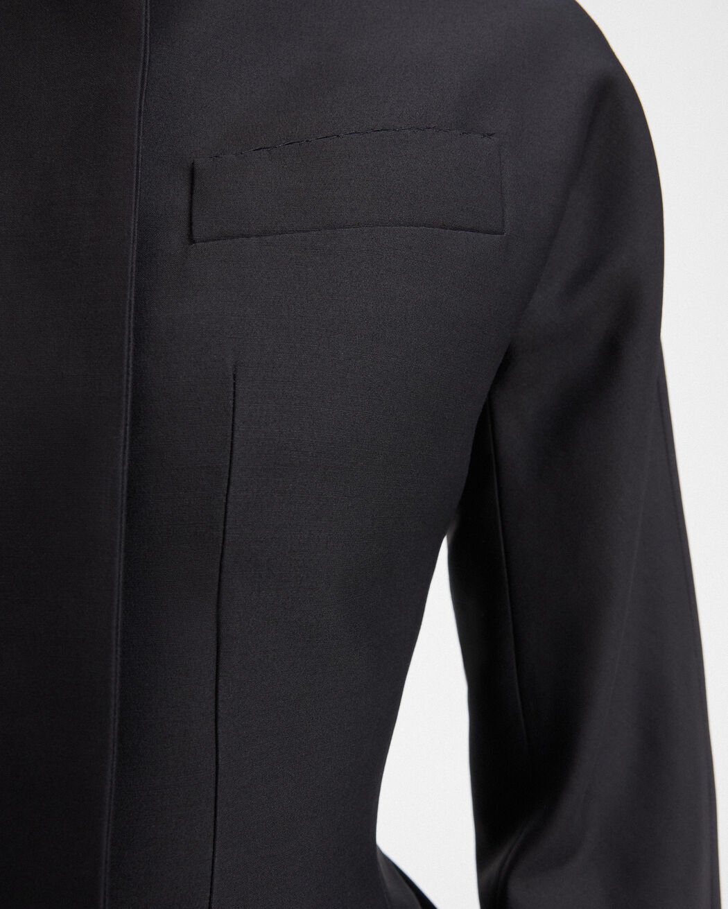 جاكيت La Veste Spalla jacquemus جاكيت la veste spalla