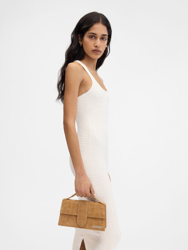 The large Bambino حقيبة jacquemus the large bambino حقيبة