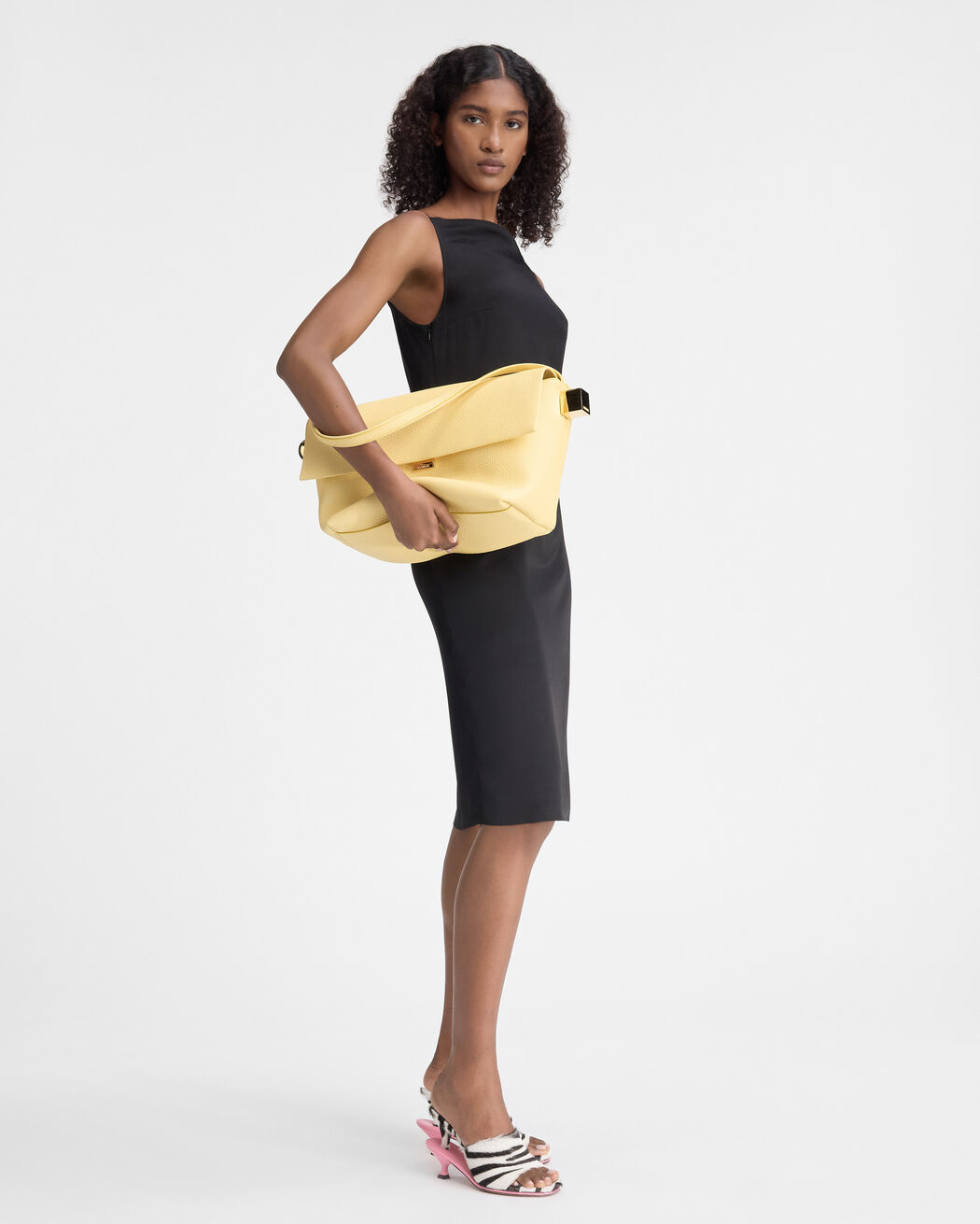 فستان La Robe Spoglio jacquemus فستان la robe spoglio