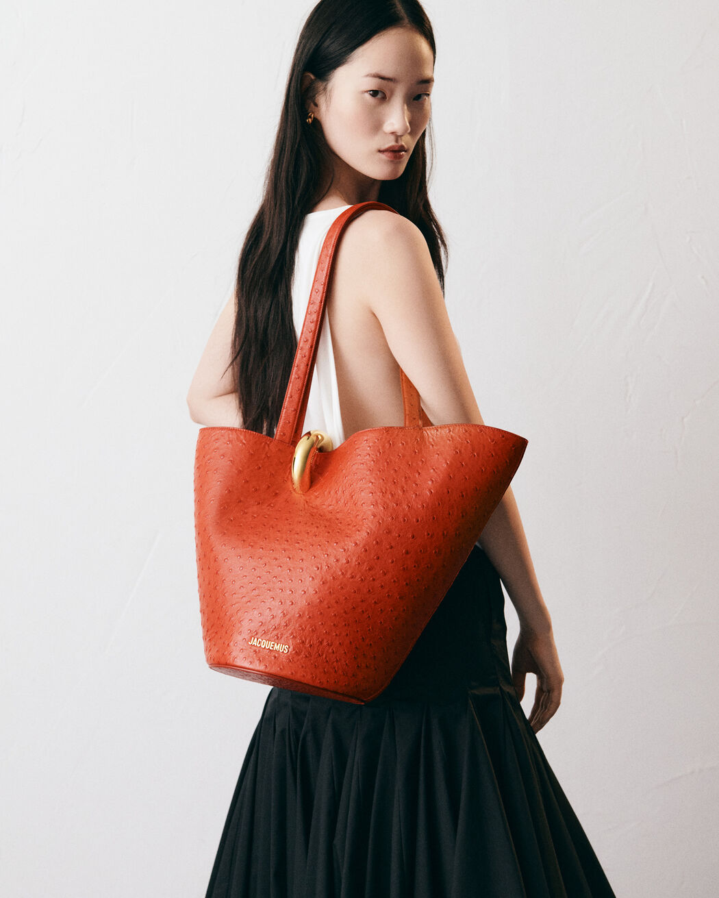 The medium Bambola jacquemus the medium bambola