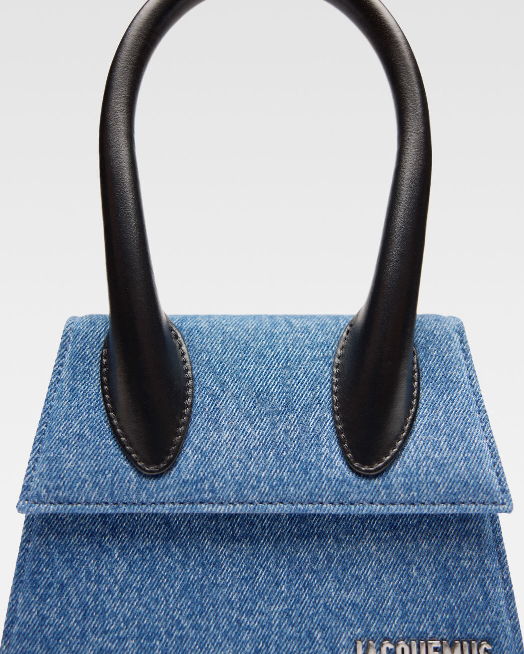 The medium Chiquito jacquemus the medium chiquito