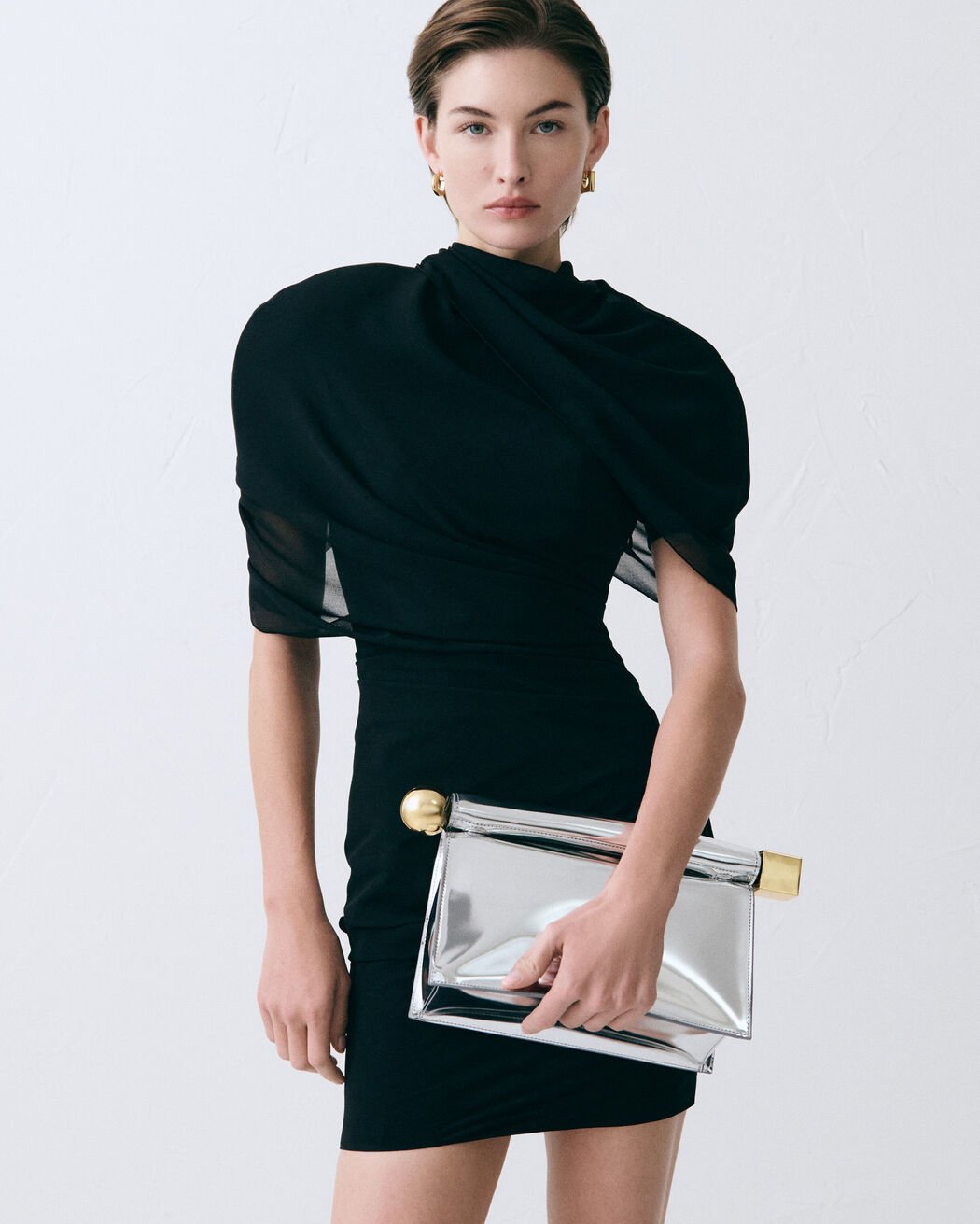 The Rond Carré clutch حقيبة jacquemus the rond carr  clutch حقيبة