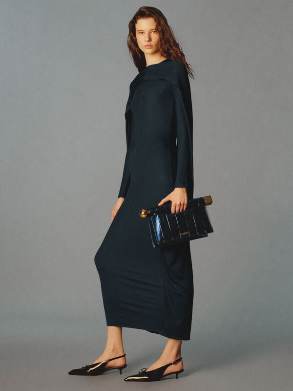 The Rond Carré clutch jacquemus حقيبة كلاتش the rond carr