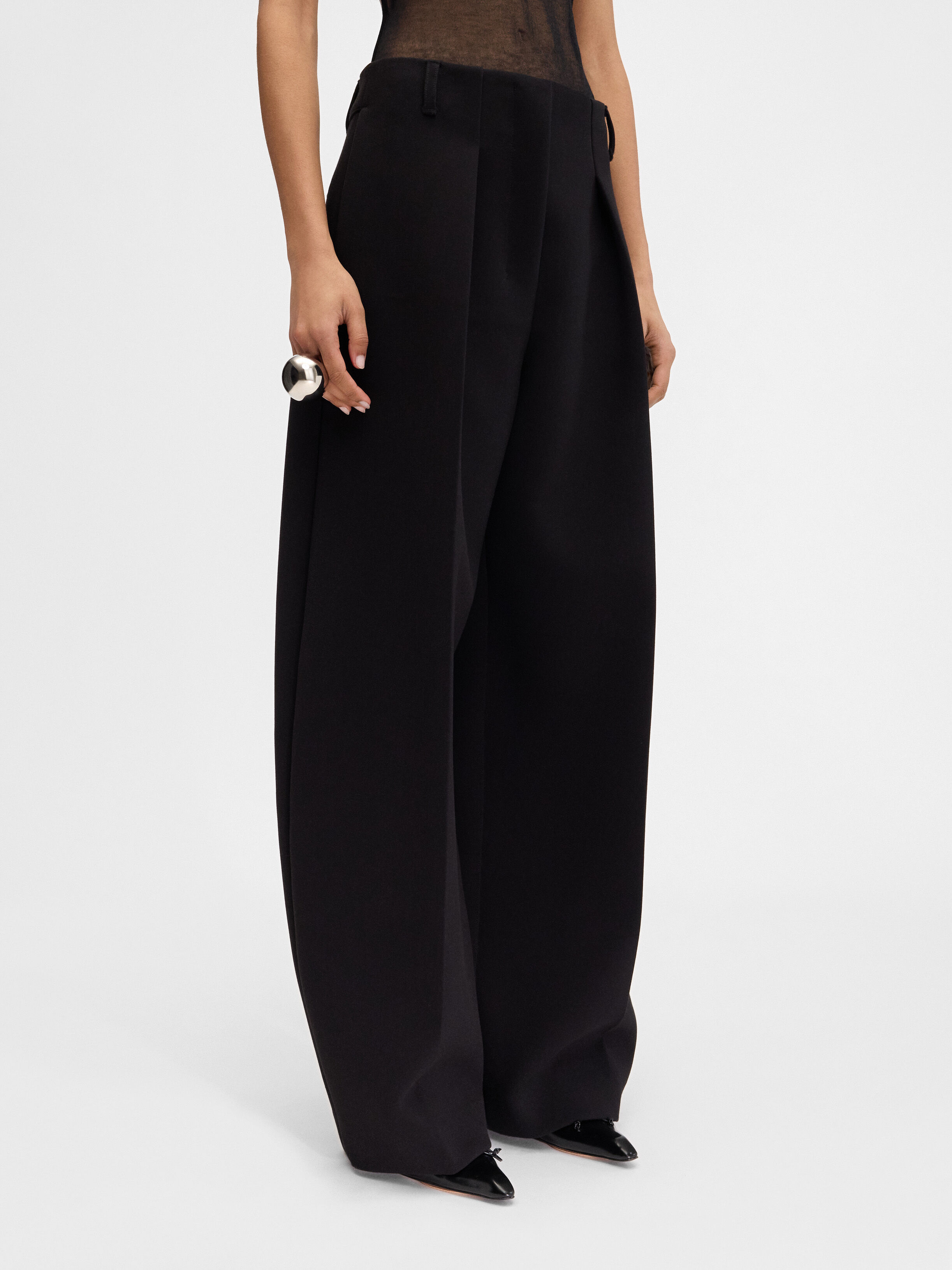 Shop Trousers & Shorts for Women | JACQUEMUS KSA