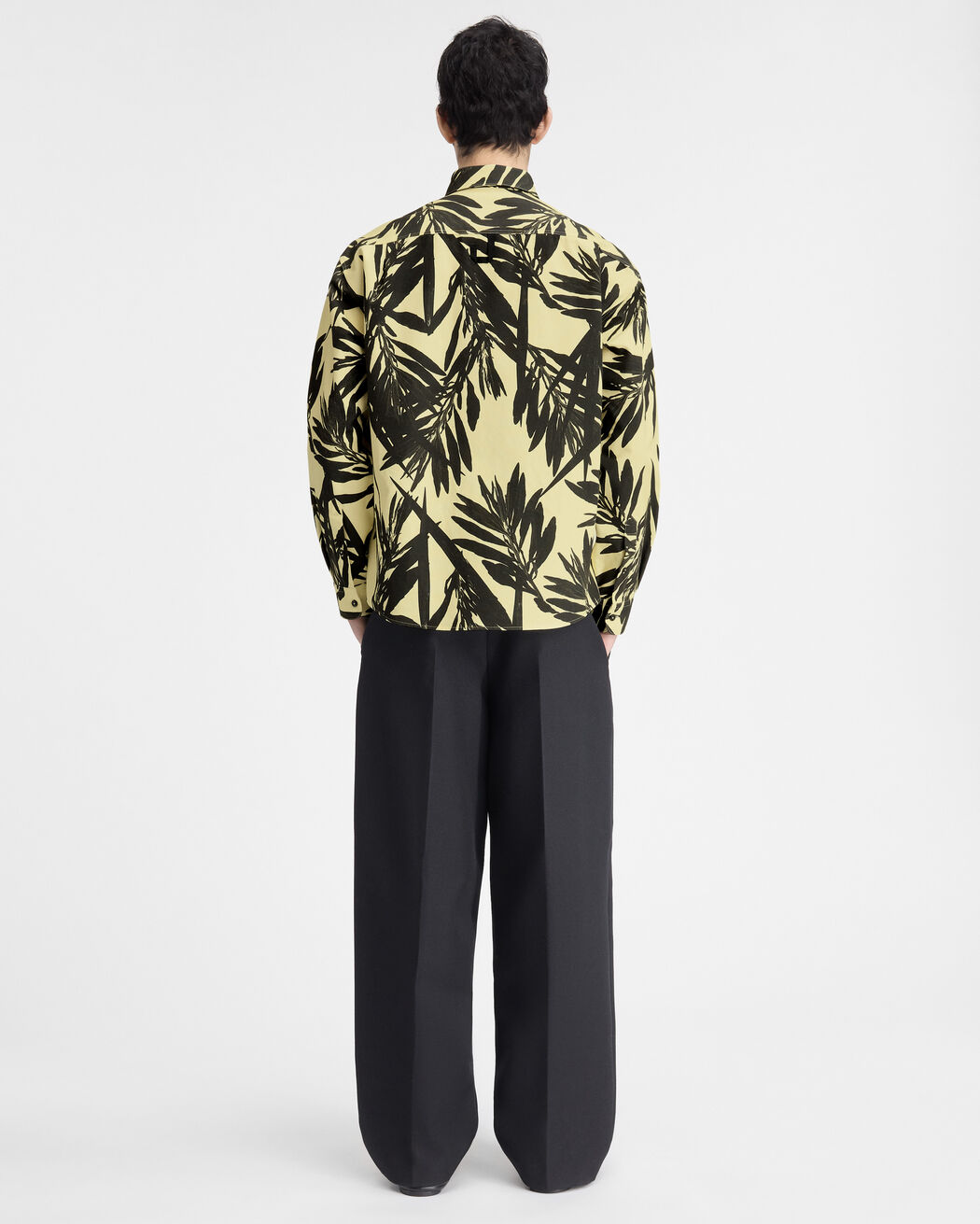 The Simon shirt قميص jacquemus the simon shirt قميص