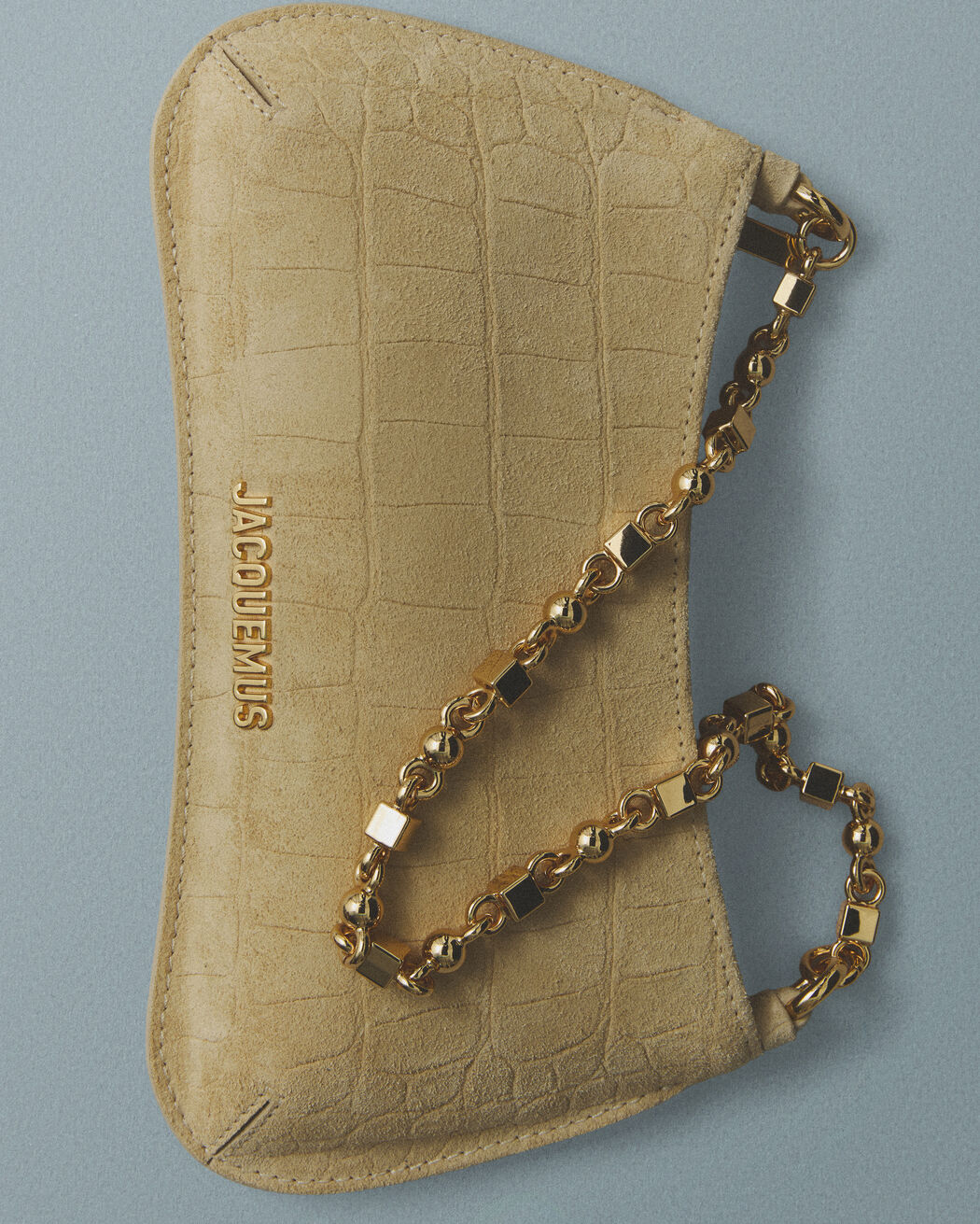 The small Bisou Chaine
jacquemus the small bisou chaine