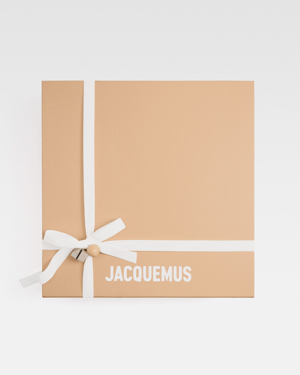 The small Bisou Chaine jacquemus the small bisou chaine