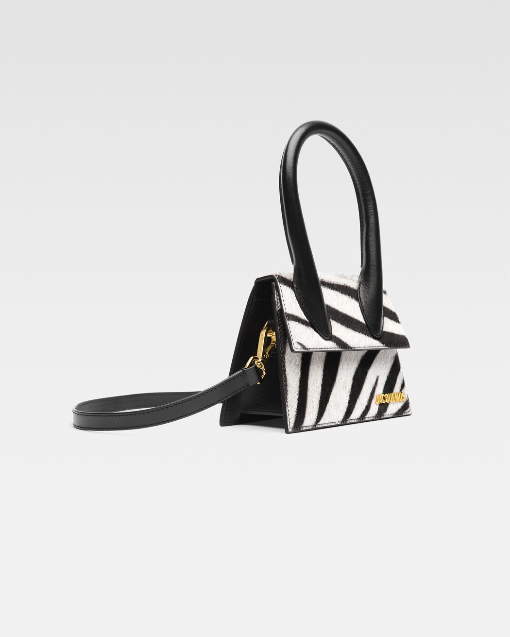 حقيبة The medium Chiquito jacquemus حقيبة the medium chiquito