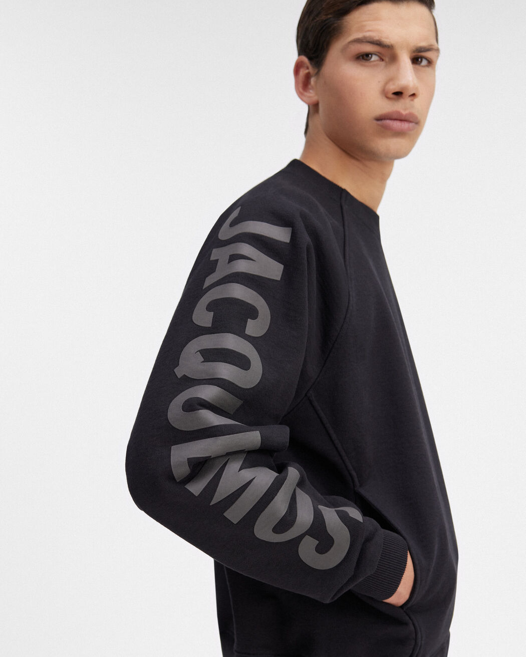 سويت شيرت Le Sweatshirt Typo jacquemus سويت شيرت le sweatshirt typo