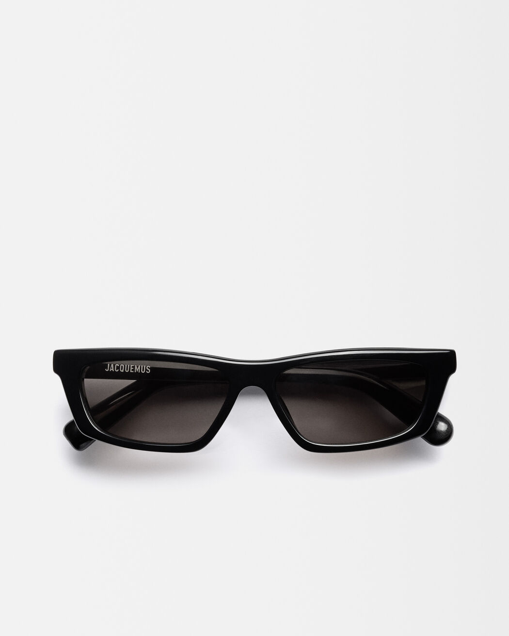 The Trapezi sunglasses
 jacquemus the trapezi sunglasses