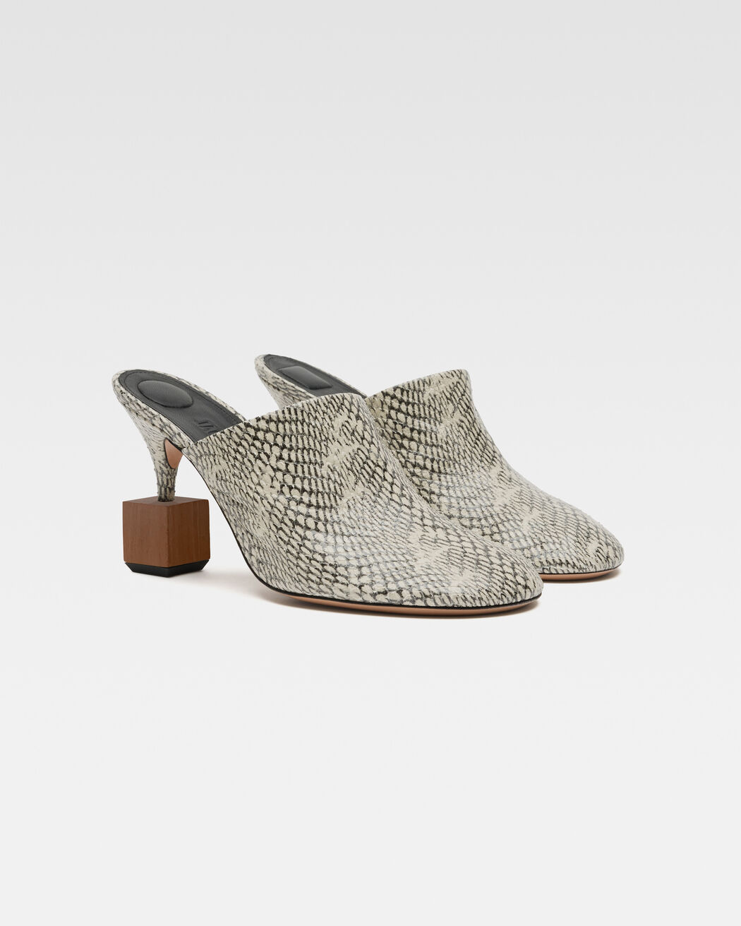 The Bisou حذاء jacquemus the bisou حذاء