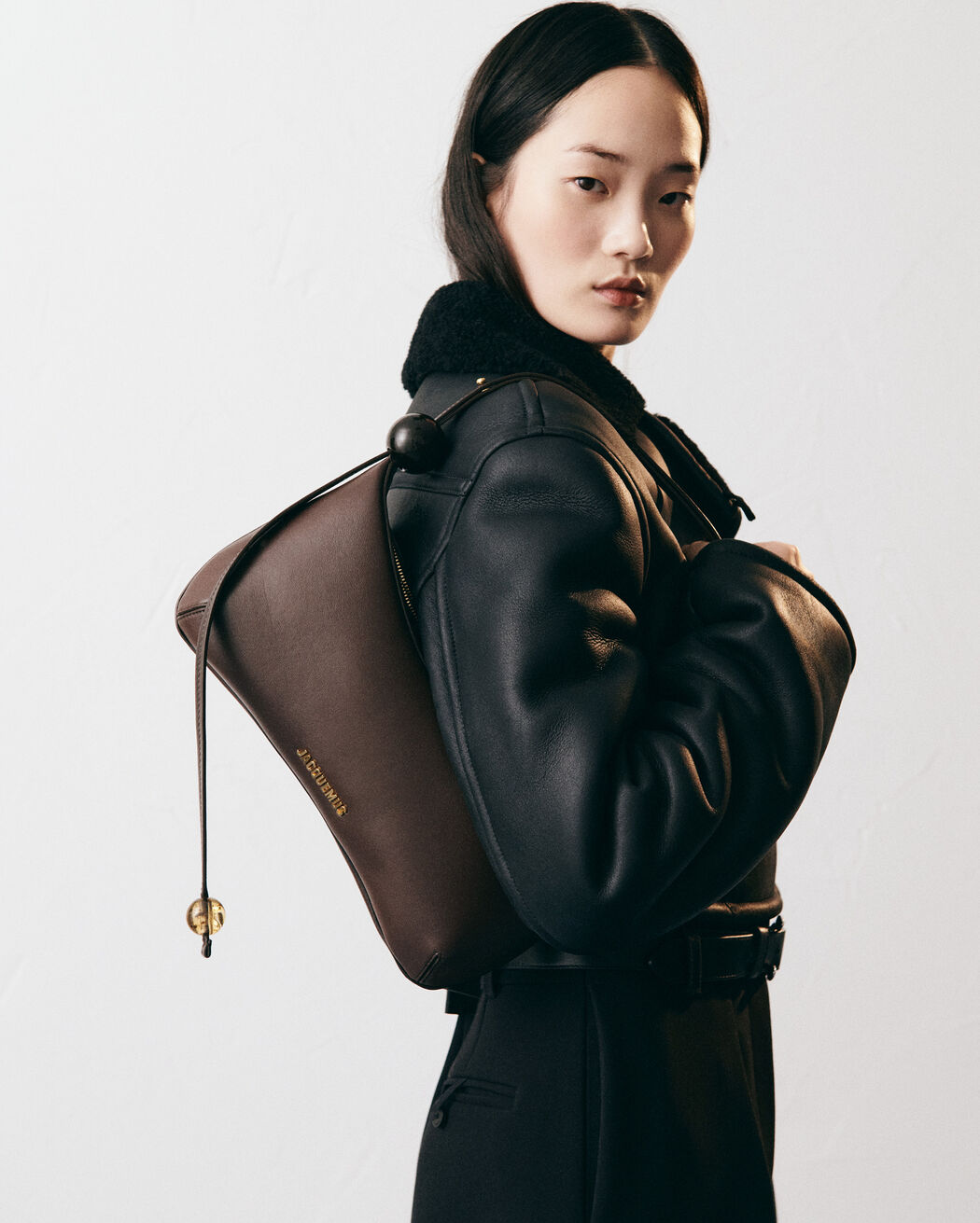 The large Bisou Perle حقيبة jacquemus the large bisou perle حقيبة