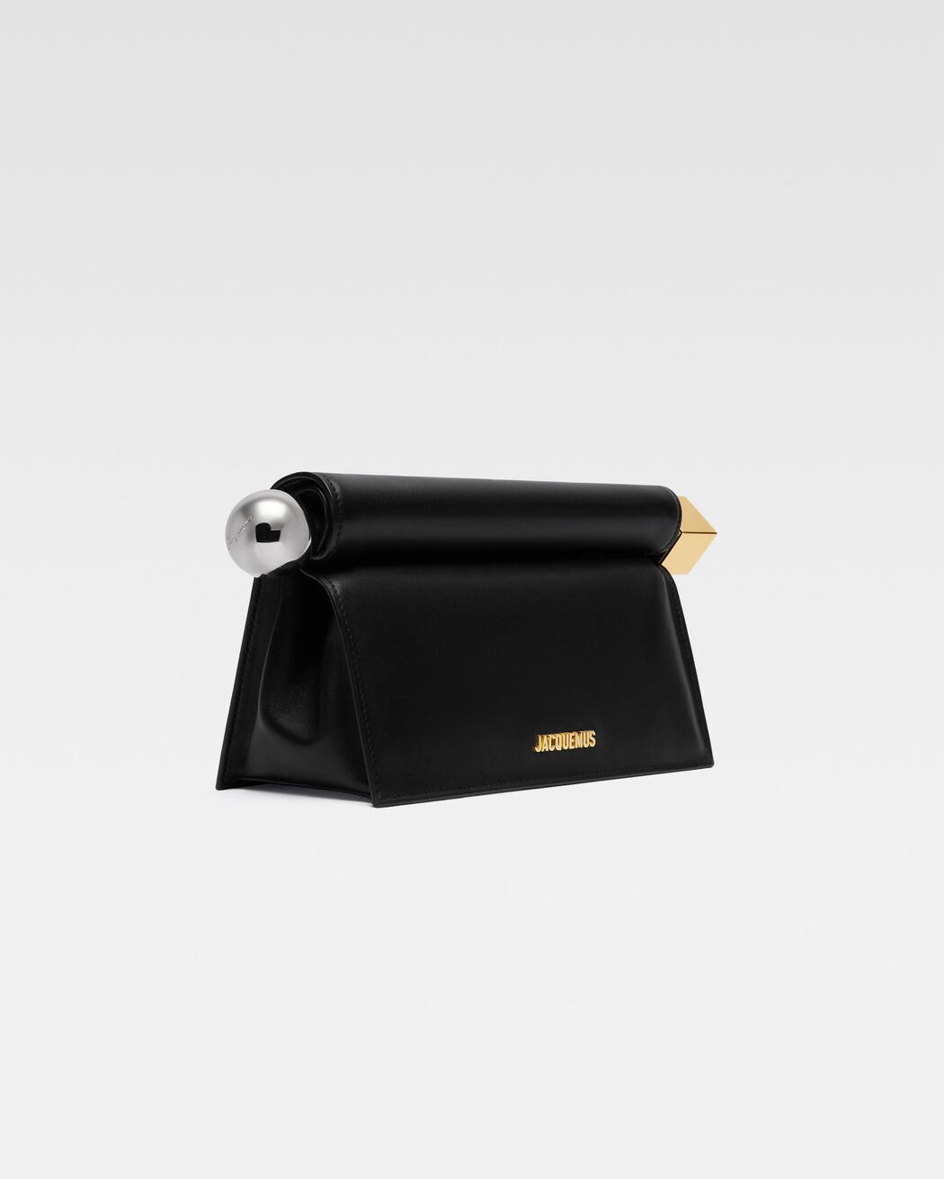The Rond Carré clutch jacquemus the rond carr  clutch