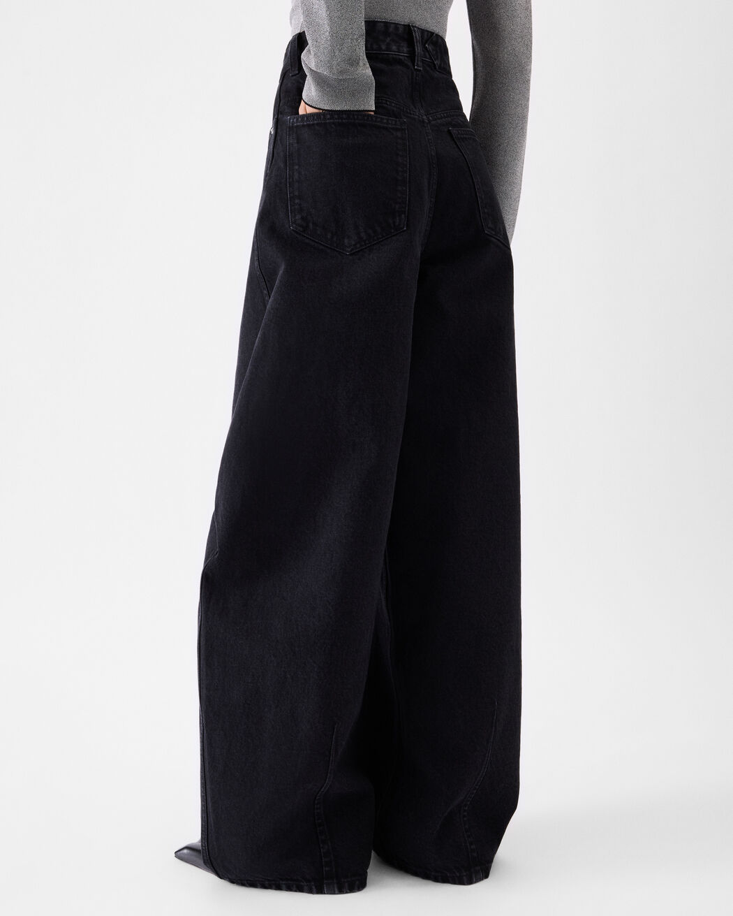 The Ovalo de-Nîmes denim pants jacquemus the ovalo de n mes denim pants