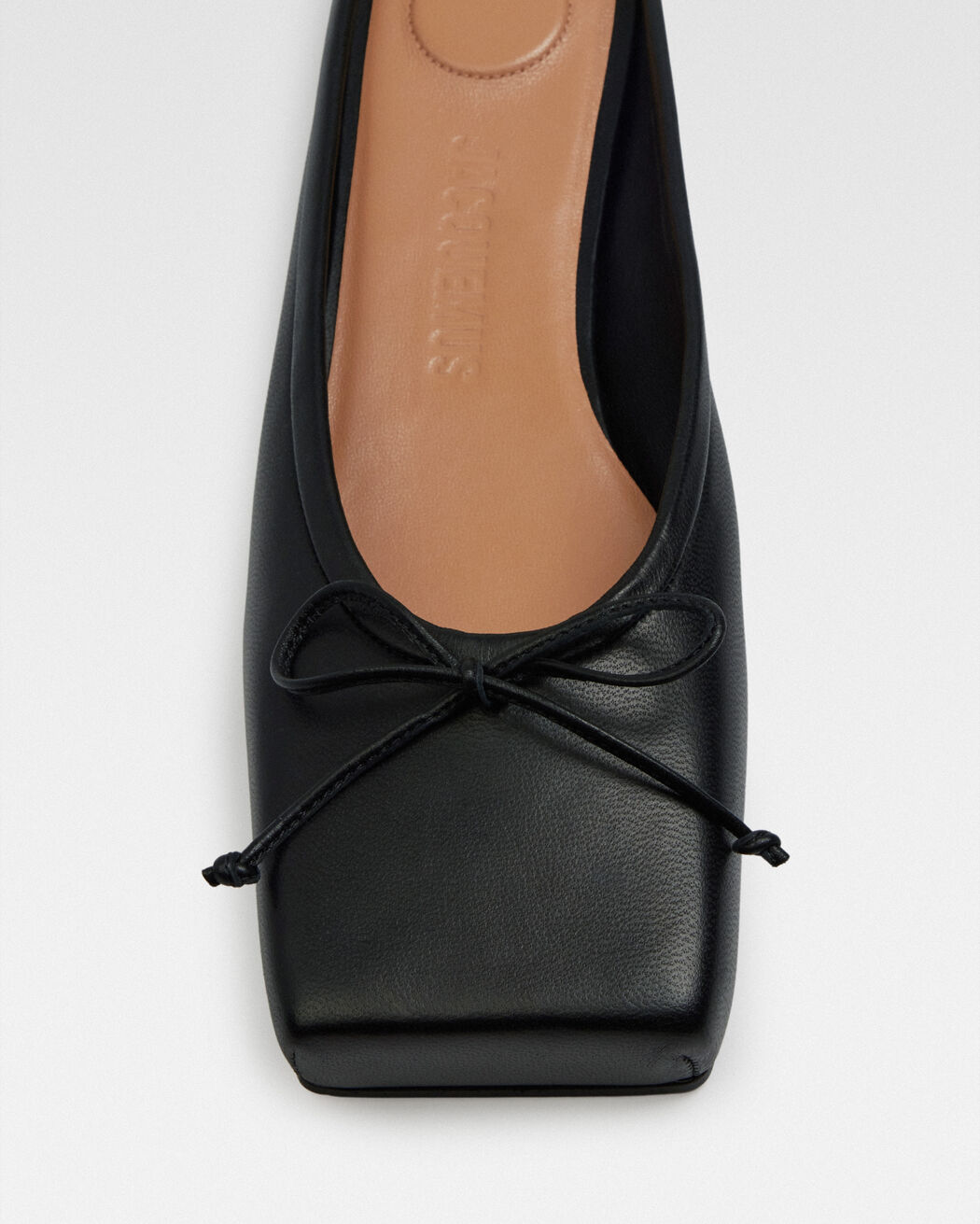 The flat Ballet حذاء jacquemus the flat ballet حذاء