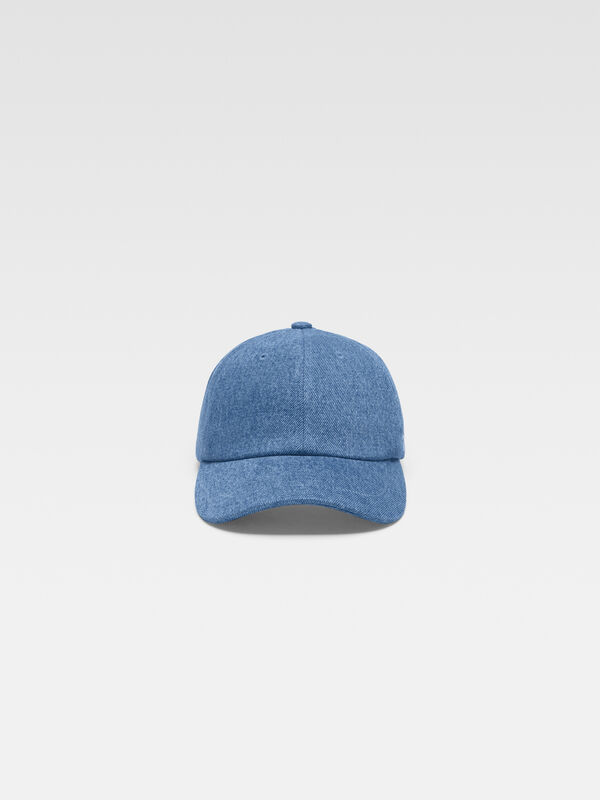 The Jacquemus cap the jacquemus cap