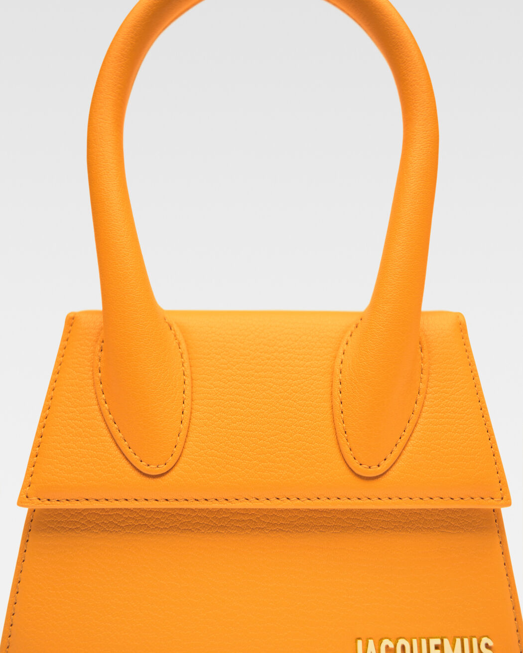 The medium Chiquito jacquemus the medium chiquito