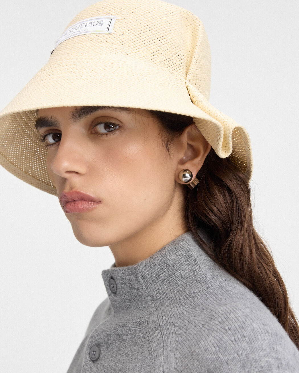 The Vela hat jacquemus the vela hat