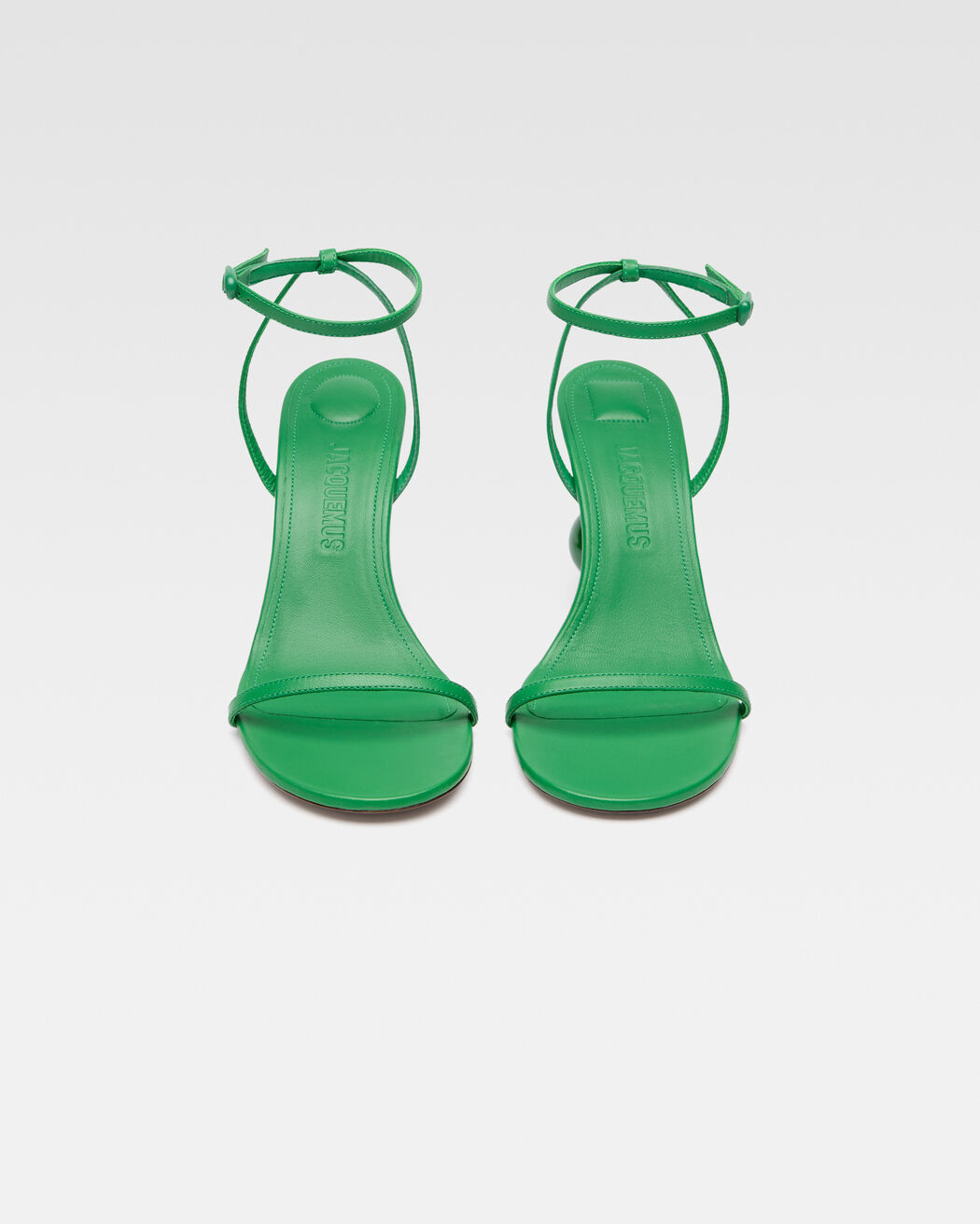 The Bisou صندل jacquemus the bisou صندل