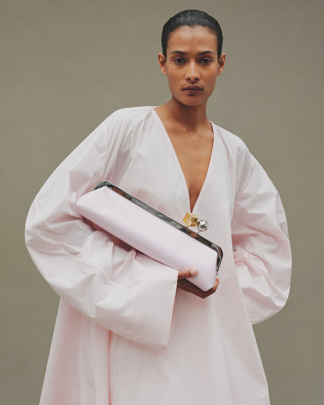 The Salon clutch jacquemus the salon clutch