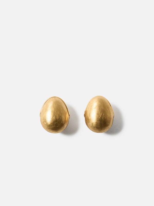The Raisin earrings jacquemus أقراط the raisin