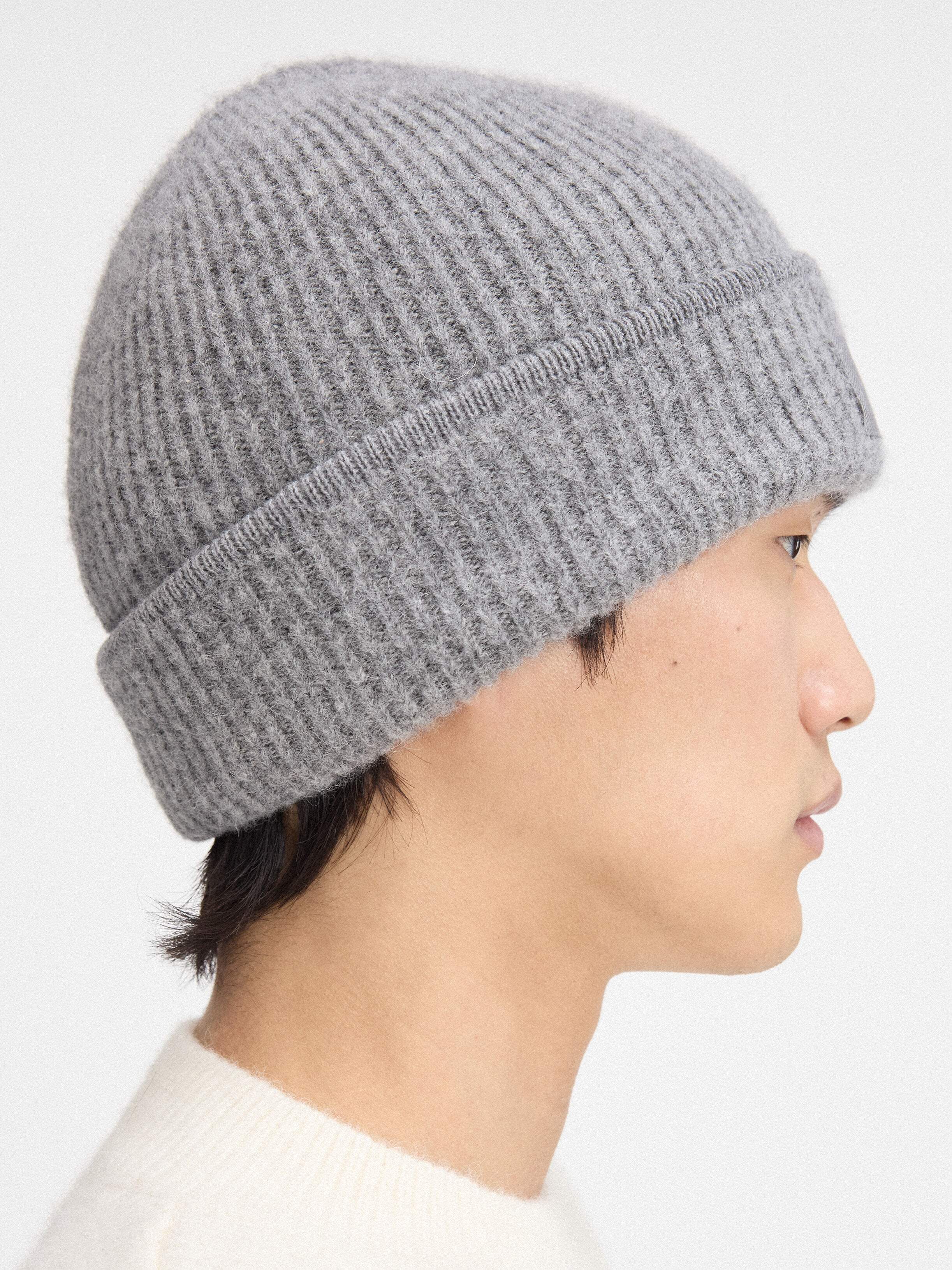 【期間限定値下げ】Jacquemus Gros Grain ビーニー JACQUEMUS - OFF-WHITE GROS GRAIN BEANIE – LE LABO STORE