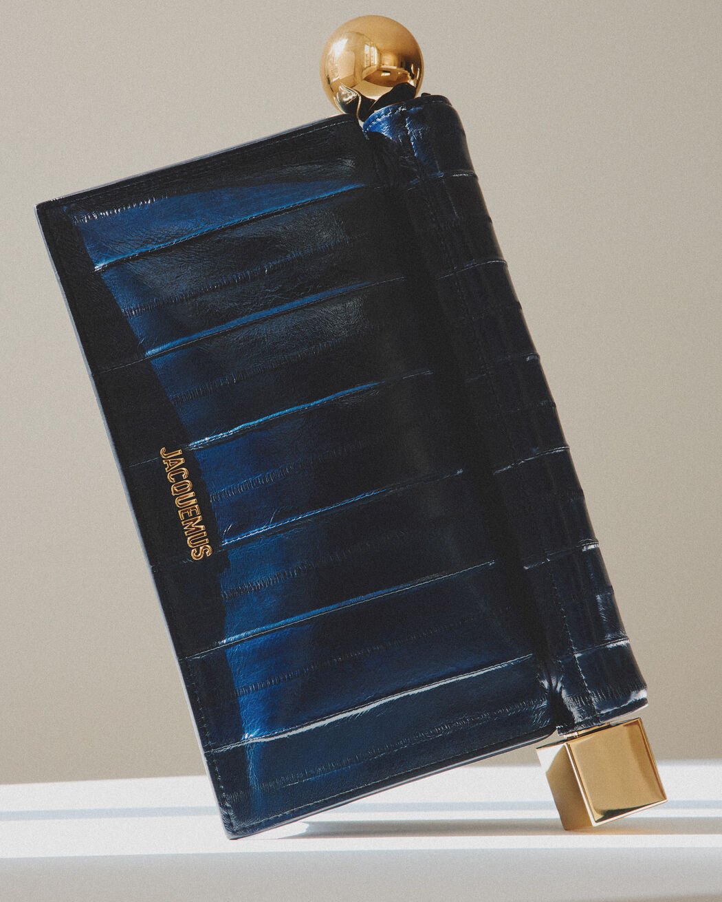 The Rond Carré clutch jacquemus the rond carr clutch