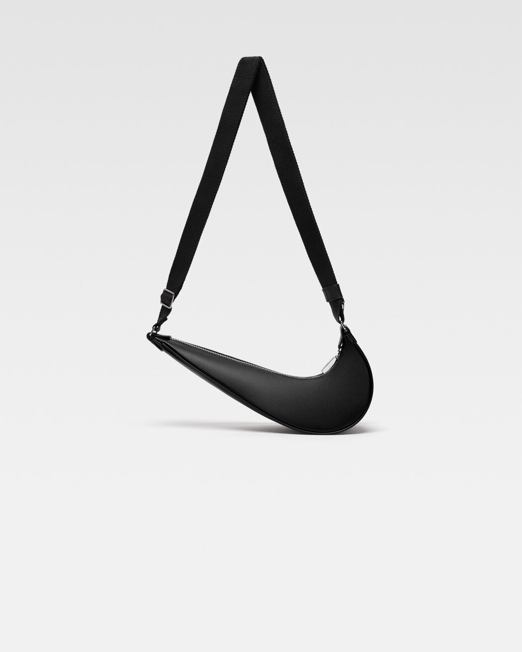 The Swoosh JACQUEMUS+NIKE bag the swoosh jacquemus nike bag