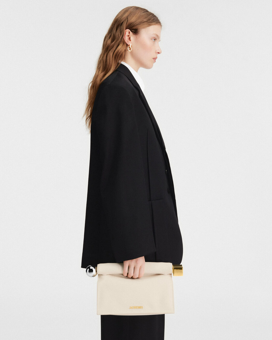The Rond Carré clutch jacquemus the rond carr  clutch