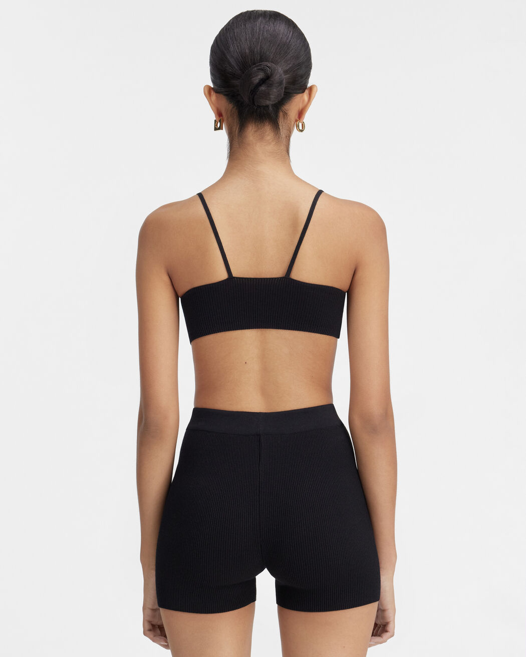 بلوزة Le Bandeau Pralu jacquemus بلوزة le bandeau pralu