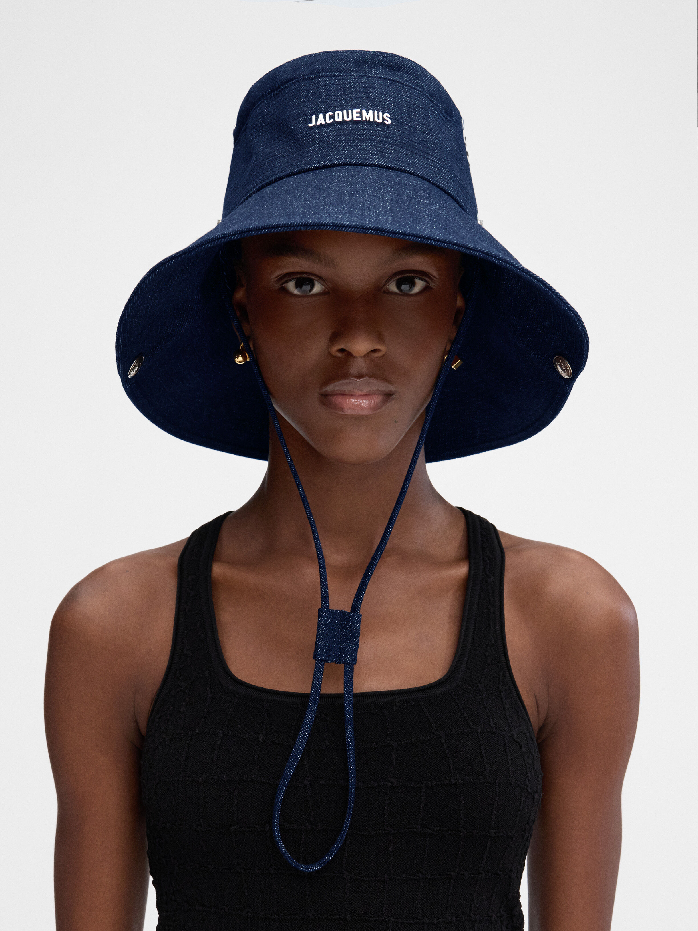 The de-Nîmes denim bucket hat, Blue | JACQUEMUS KSA