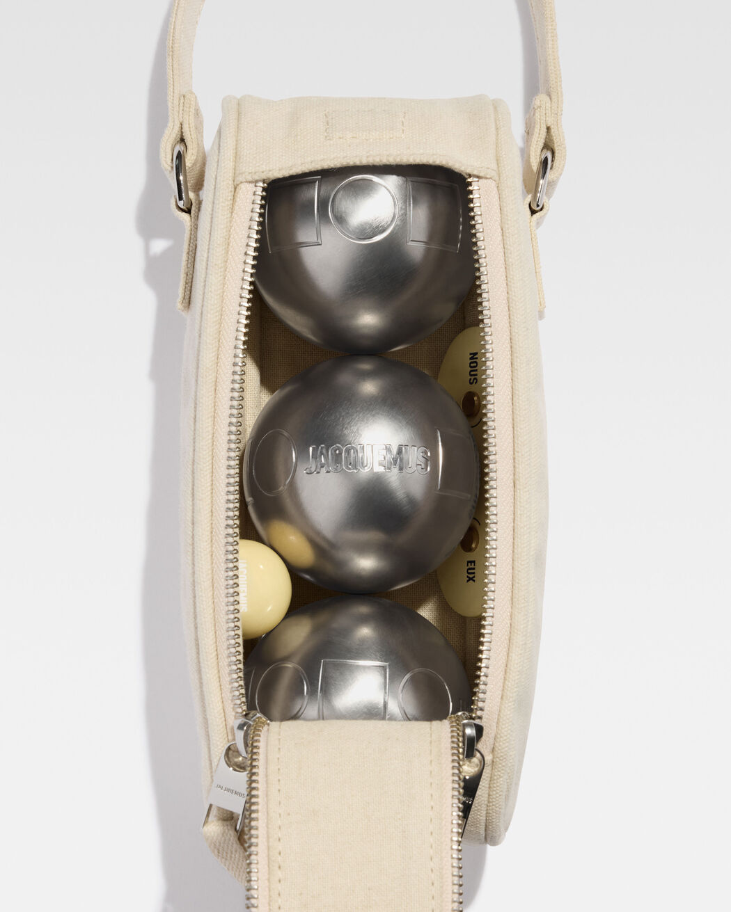 The pétanque set jacquemus the p tanque set