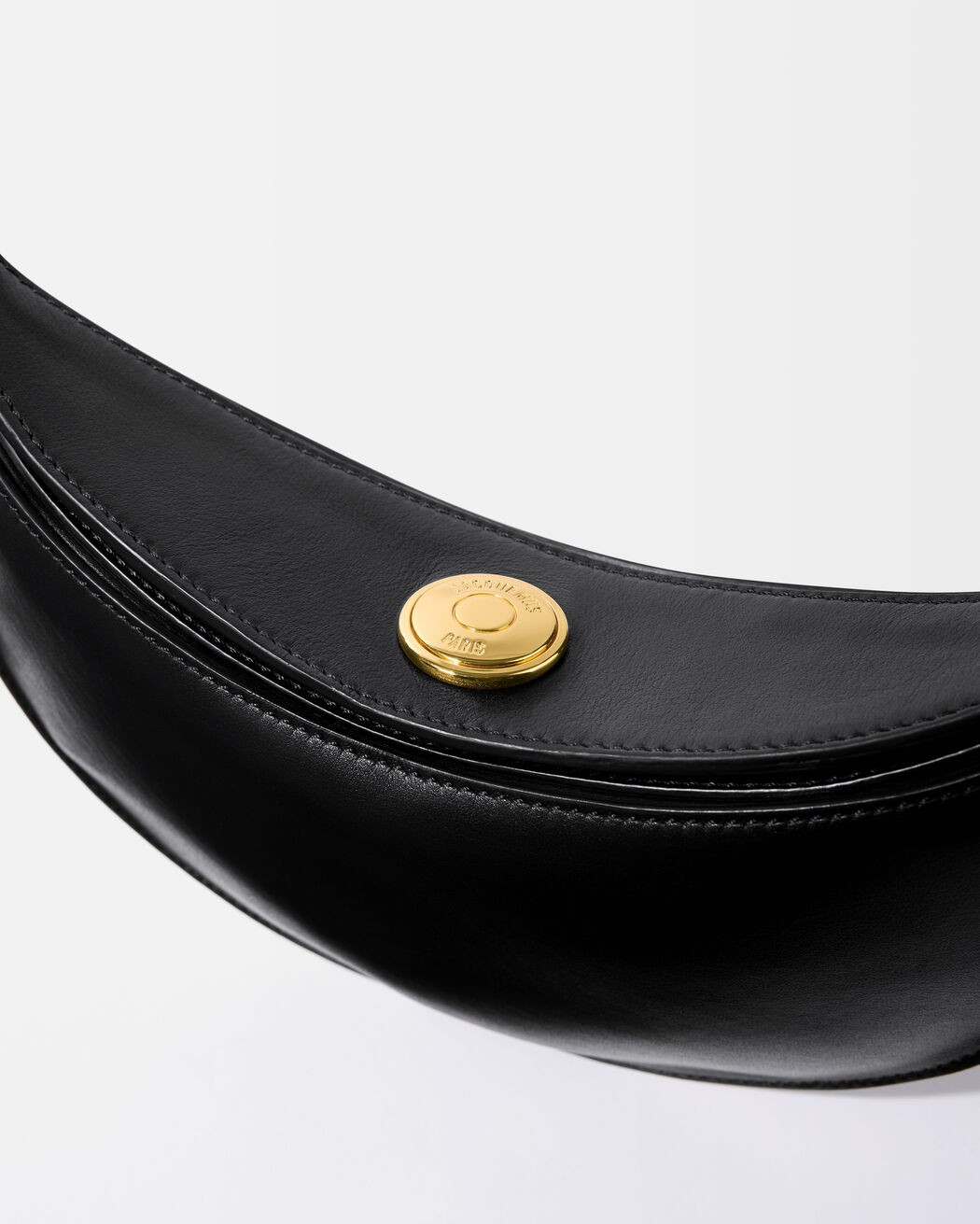 The small Ovalo jacquemus the small ovalo