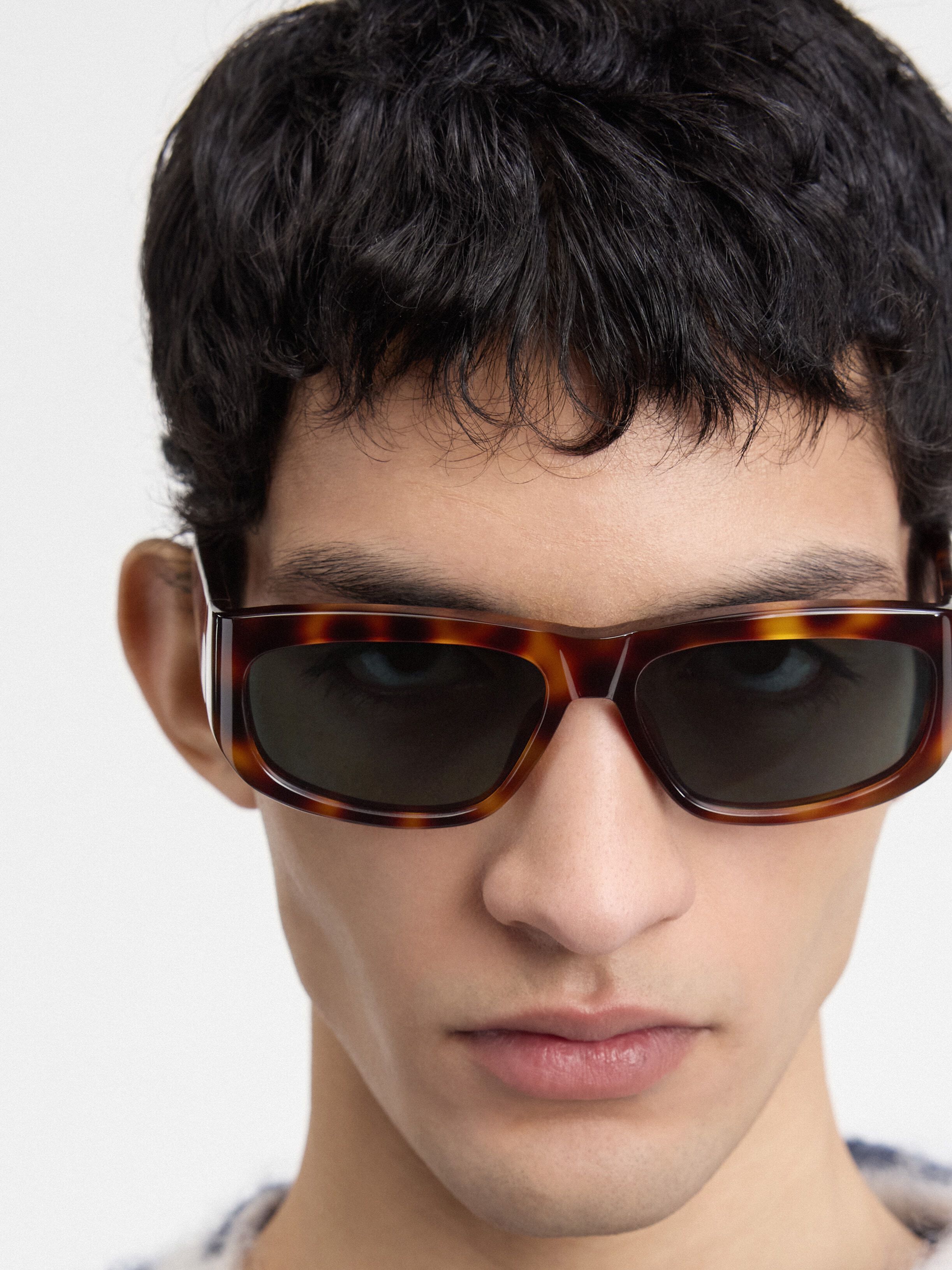 JACQUEMUS ブラック Les lunettes Pilota サングラス Jacquemus - PILOTA D-FRAME SUNGLASSES IN BLACK – LE LABO STORE