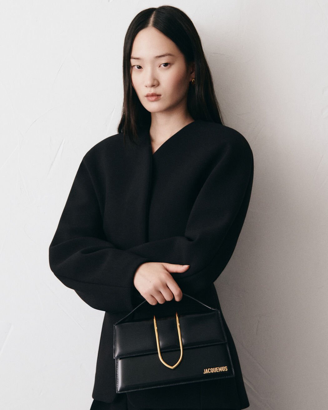 The large Bambino حقيبة jacquemus the large bambino حقيبة