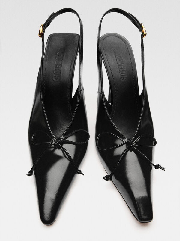 The high Cubisto حذاء بسير خلفي jacquemus صندل les slingbacks cubisto hautes