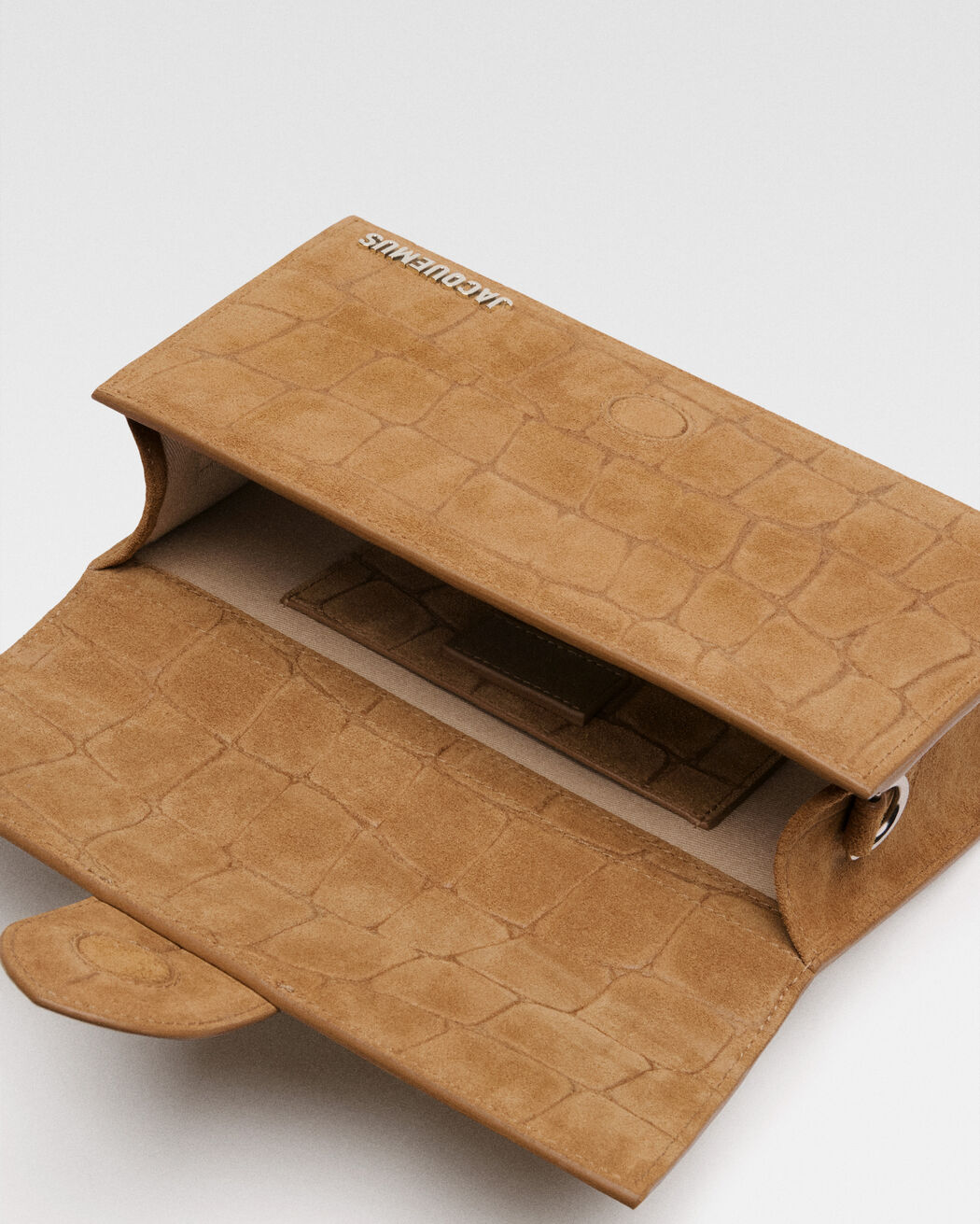 The large Bambino حقيبة jacquemus the large bambino حقيبة