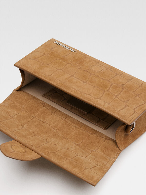 The large Bambino حقيبة jacquemus the large bambino حقيبة