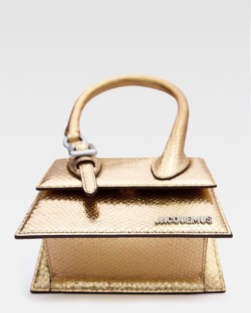 حقيبة The medium Chiquito with buckle jacquemus حقيبة the medium chiquito with buckle