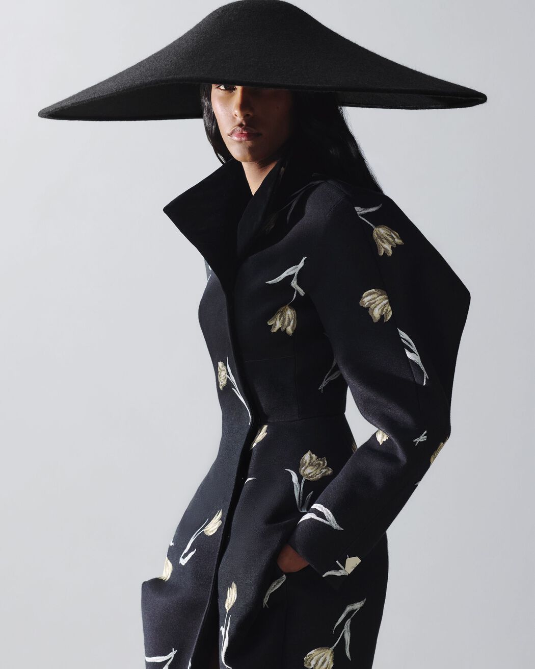 The large Confetti
jacquemus the large confetti