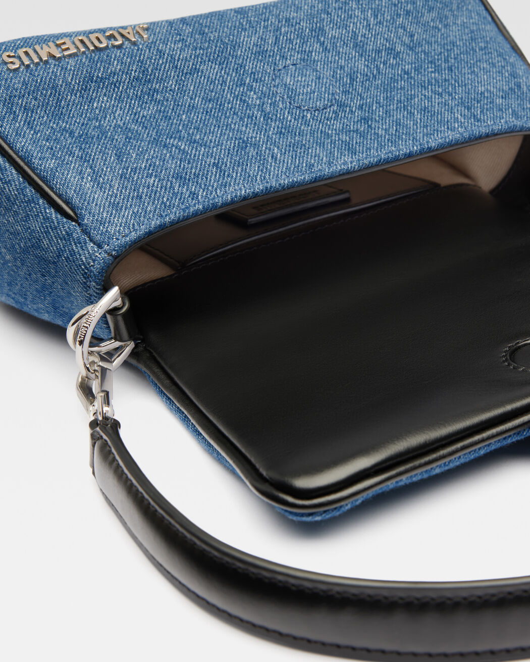 حقيبة The small Bambimou jacquemus حقيبة the small bambimou