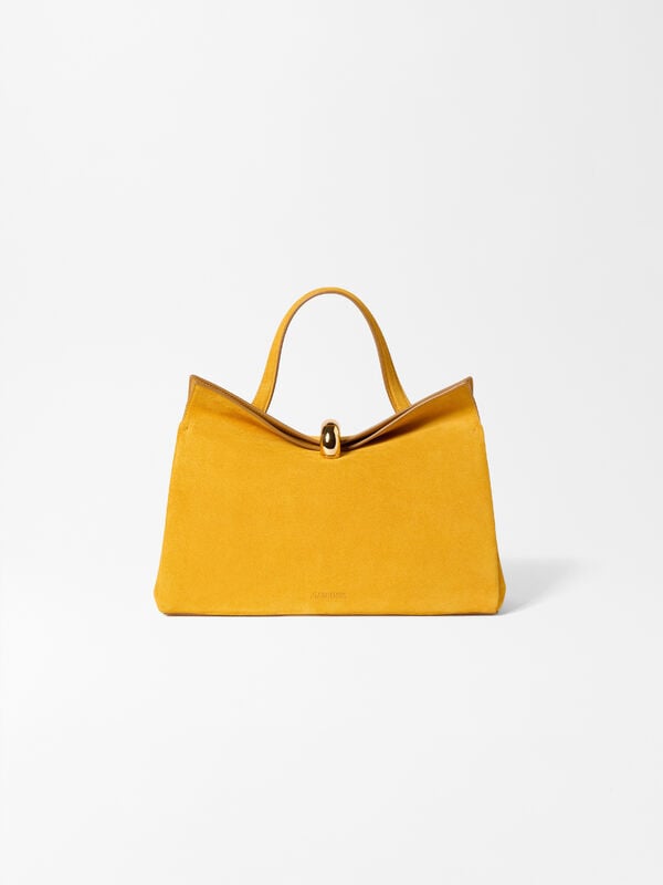 The Valérie
jacquemus the val rie