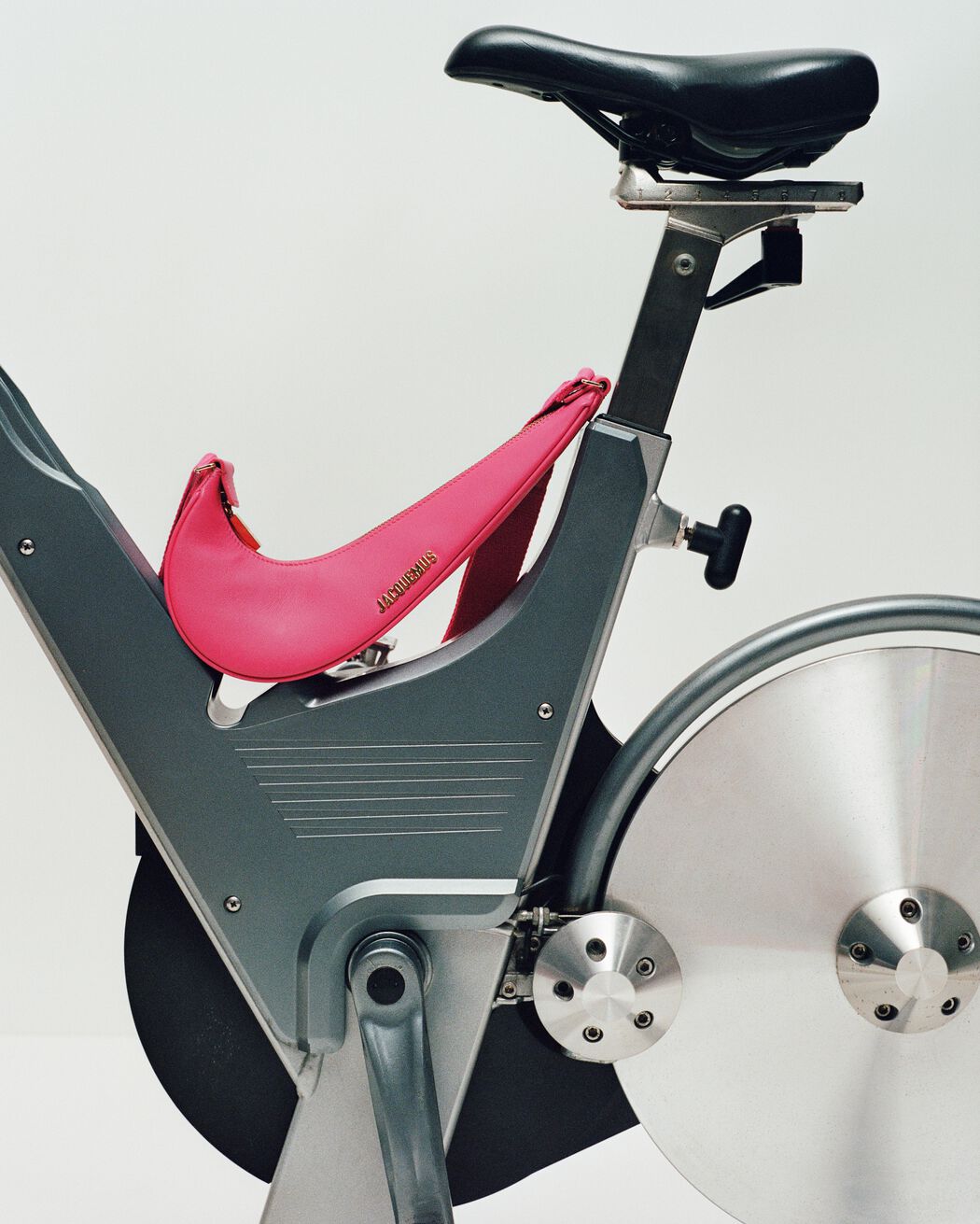 The Swoosh JACQUEMUS+NIKE bag the swoosh jacquemus nike bag