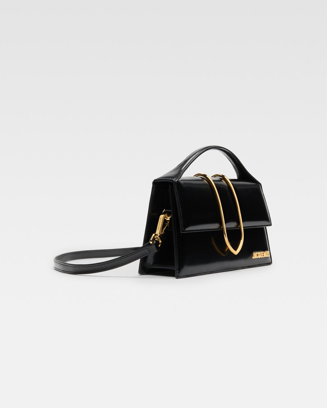 The large Bambino حقيبة jacquemus the large bambino حقيبة