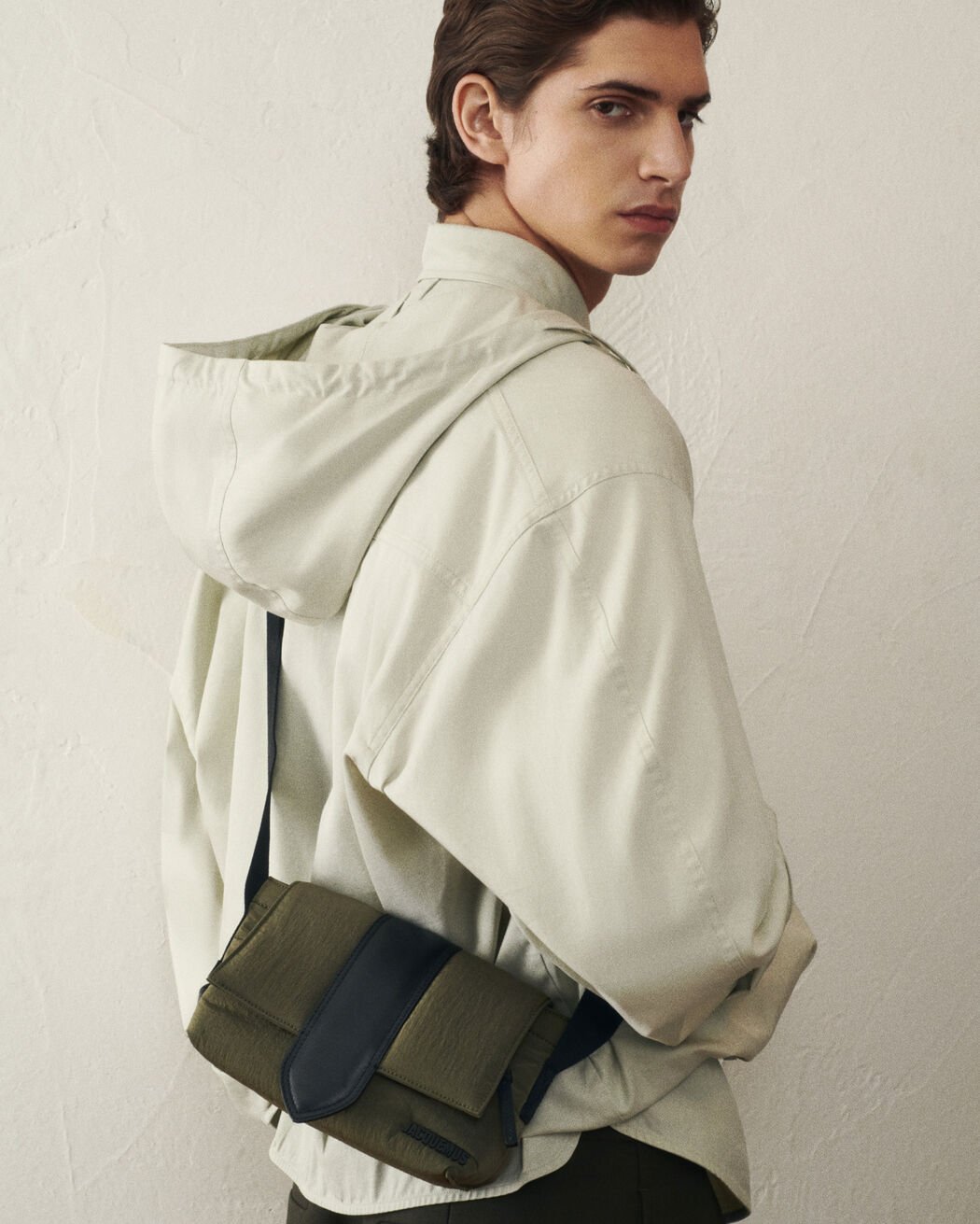 The small Bambino messenger bag jacquemus the small bambino messenger bag